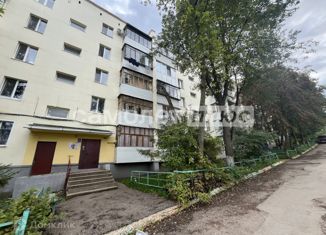 Продажа 2-комнатной квартиры, 47.8 м2, Октябрьский, 34-й микрорайон, 1