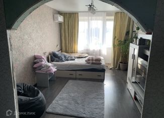 Продаю 1-ком. квартиру, 46 м2, Батайск, Индустриальная улица, 1Б