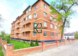 Продам трехкомнатную квартиру, 62 м2, поселок городского типа Черноморский, улица Суворова, 8