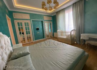 Сдам 3-ком. квартиру, 120 м2, Казань, улица Муштари, 2/67, ЖК Вишнёвый Сад