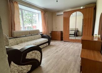 Продается 2-комнатная квартира, 41.9 м2, Астраханская область, Советская улица, 2