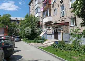 Продается 3-ком. квартира, 42 м2, Новосибирск, улица Макаренко, 31, метро Гагаринская