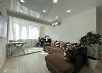 Продается 2-комнатная квартира, 47.8 м2, Владивосток, улица Сабанеева, 16В, Первореченский район