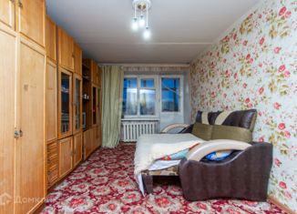 Продаю 1-ком. квартиру, 32 м2, Сургут, Привокзальная улица, 6