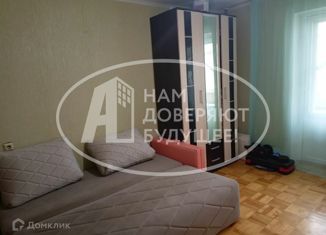 Продается трехкомнатная квартира, 59 м2, Чайковский, улица Декабристов, 28