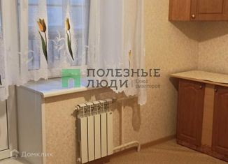 Сдается в аренду однокомнатная квартира, 35 м2, село Мариинский, Хвойная улица, 18