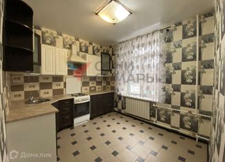 Продается двухкомнатная квартира, 66 м2, Самара, улица Нефтяников, 10А, метро Алабинская