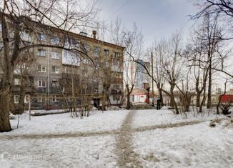 Продаю 2-комнатную квартиру, 42 м2, Екатеринбург, улица Азина, 15, Железнодорожный район