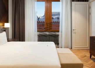 Сдается 3-комнатная квартира, 126 м2, Москва, улица Охотный Ряд, 2, улица Охотный Ряд