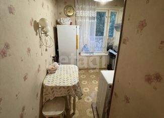 Продается трехкомнатная квартира, 58.2 м2, Москва, Профсоюзная улица, 110к4, метро Беляево