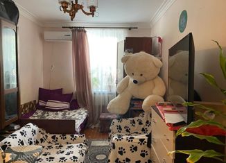 Продаю 3-ком. квартиру, 76 м2, Феодосия, Базарная улица, 11/23