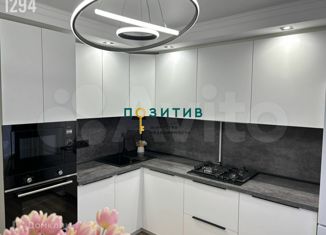 Продается 3-комнатная квартира, 75.5 м2, Ставропольский край, улица Бутырина, 8