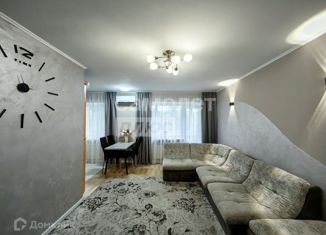 Продается трехкомнатная квартира, 52 м2, Омск, Космический проспект, 5