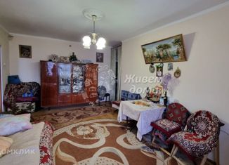 Трехкомнатная квартира на продажу, 68.5 м2, Волгоград, улица Качинцев, 120, район Кача