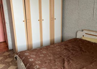 Сдается двухкомнатная квартира, 60 м2, Армавир, улица Гоголя, 435