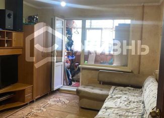 Продается двухкомнатная квартира, 47.8 м2, Екатеринбург, улица Стачек, 61, улица Стачек