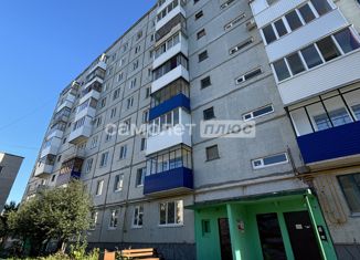 Продаю двухкомнатную квартиру, 50 м2, Октябрьский, 24-й микрорайон, 10