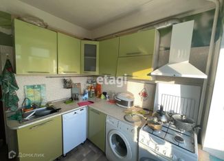 Продам трехкомнатную квартиру, 57.6 м2, Санкт-Петербург, улица Димитрова, 7к1, метро Проспект Славы