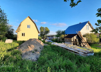 Продаю участок, 13 сот., село Молочное, улица Емельянова, 12