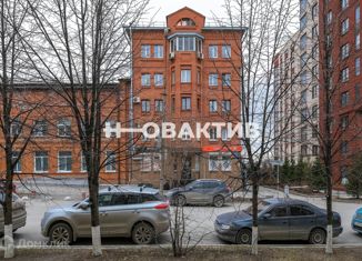 Продам четырехкомнатную квартиру, 136.5 м2, Новосибирск, Коммунистическая улица, 12, Железнодорожный район