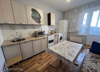 Аренда 2-ком. квартиры, 60 м2, Тюмень, улица Николая Зелинского, 23