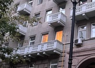 Продаю двухкомнатную квартиру, 64 м2, Москва, Брюсов переулок, 7, метро Охотный Ряд