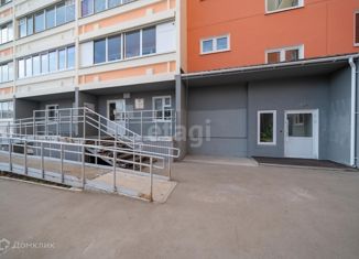 Продаю 4-ком. квартиру, 101 м2, Пермь, улица Менжинского, 13, Орджоникидзевский район