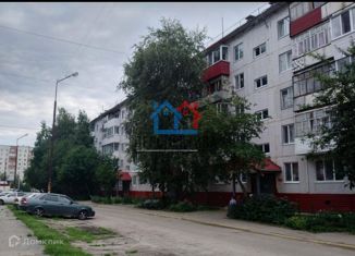 Продается двухкомнатная квартира, 43.5 м2, Тобольск, 8-й микрорайон, 11