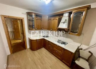 Продаю четырехкомнатную квартиру, 76.3 м2, Кострома, улица Ивана Сусанина, 27, Центральный район