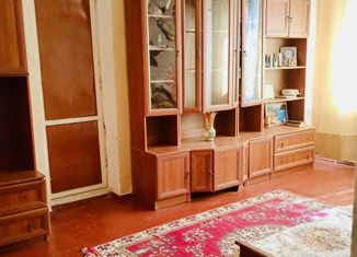 Продаю 2-ком. квартиру, 68 м2, посёлок городского типа Новоозёрное, Молодёжная улица, 2