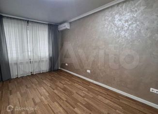 Продаю 1-комнатную квартиру, 30 м2, Крым, улица Свердлова, 35