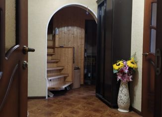 Продаю 5-комнатную квартиру, 117 м2, Нальчик, Тырныаузский проезд, 10, район Стрелка