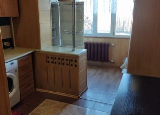 Сдам 1-комнатную квартиру, 40 м2, Нальчик, улица Идарова, 139Б, район Стрелка