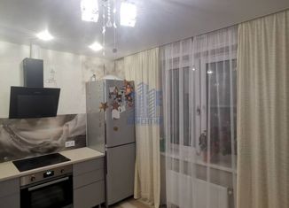 Продам однокомнатную квартиру, 40 м2, Новочебоксарск, улица Воинов-Интернационалистов, 2