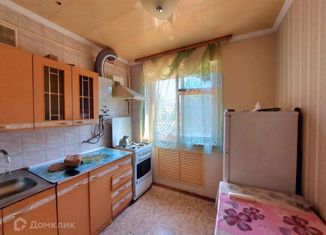 Продается 1-ком. квартира, 30 м2, Апшеронск, улица Ленина, 12