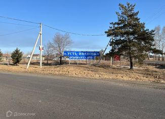 Продаю участок, 15 сот., село Усть-Ивановка, Больничная улица, 9