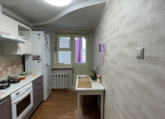 Продам 3-ком. квартиру, 58 м2, Слободской, улица Дерышева
