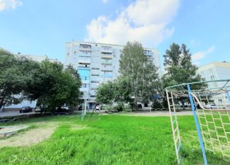 Продам 4-комнатную квартиру, 74 м2, Полысаево, улица Космонавтов, 77А