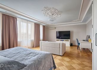 Продается 3-комнатная квартира, 131 м2, Санкт-Петербург, муниципальный округ Морской, улица Нахимова, 11