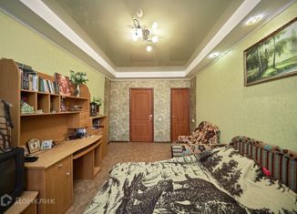 Продам 3-ком. квартиру, 64 м2, Инкерман, улица Менжинского, 20