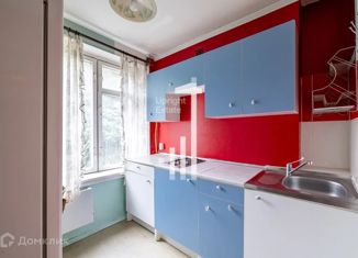 Продаю 1-ком. квартиру, 32 м2, Москва, Кусковская улица, 23к4, метро Перово