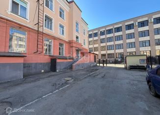 Продаю 1-комнатную квартиру, 28.3 м2, Омск, улица Лобкова, 4