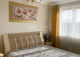 Продаю 2-ком. квартиру, 70 м2, Калининград, Уральская улица, 20