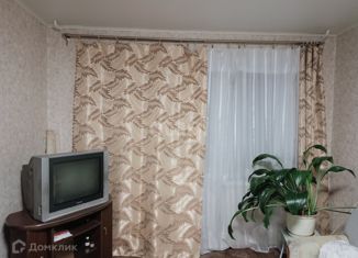 Продаю четырехкомнатную квартиру, 61.4 м2, Челябинская область, улица Строителей, 10А