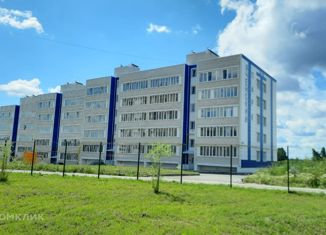 Продаю 1-ком. квартиру, 45 м2, Калужская область, Изумрудная улица, 25