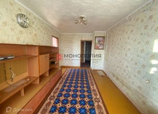 Продажа 2-ком. квартиры, 40.7 м2, Белогорск, Южная улица, 10А