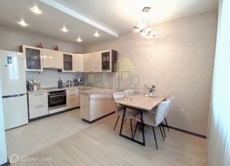 Продается трехкомнатная квартира, 81.8 м2, рабочий поселок Маркова, Медовая улица, 3