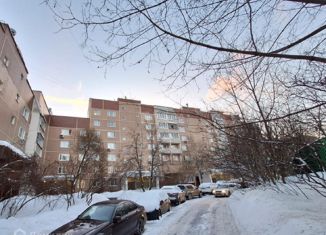 Продам 2-ком. квартиру, 57 м2, Москва, улица Барышиха, 12, улица Барышиха