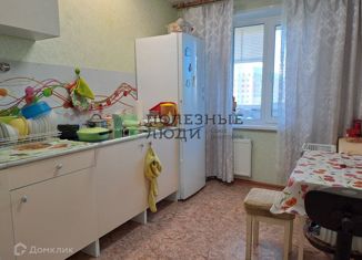 Продам 1-ком. квартиру, 37.9 м2, Ижевск, улица Холмогорова, 75