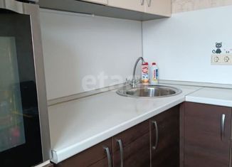 Продажа 2-ком. квартиры, 49 м2, Курган, 4-й микрорайон, 31